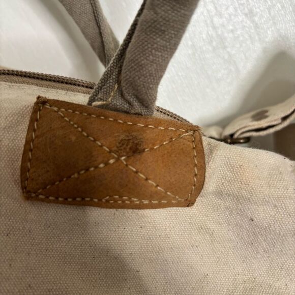 The Barrel Shack The Gibson Handmade Mail Satchel - Picture 5 of 10